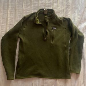 Green Patagonia pullover